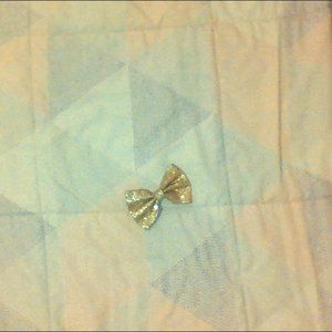 BOW WITH GOLD GLITTER